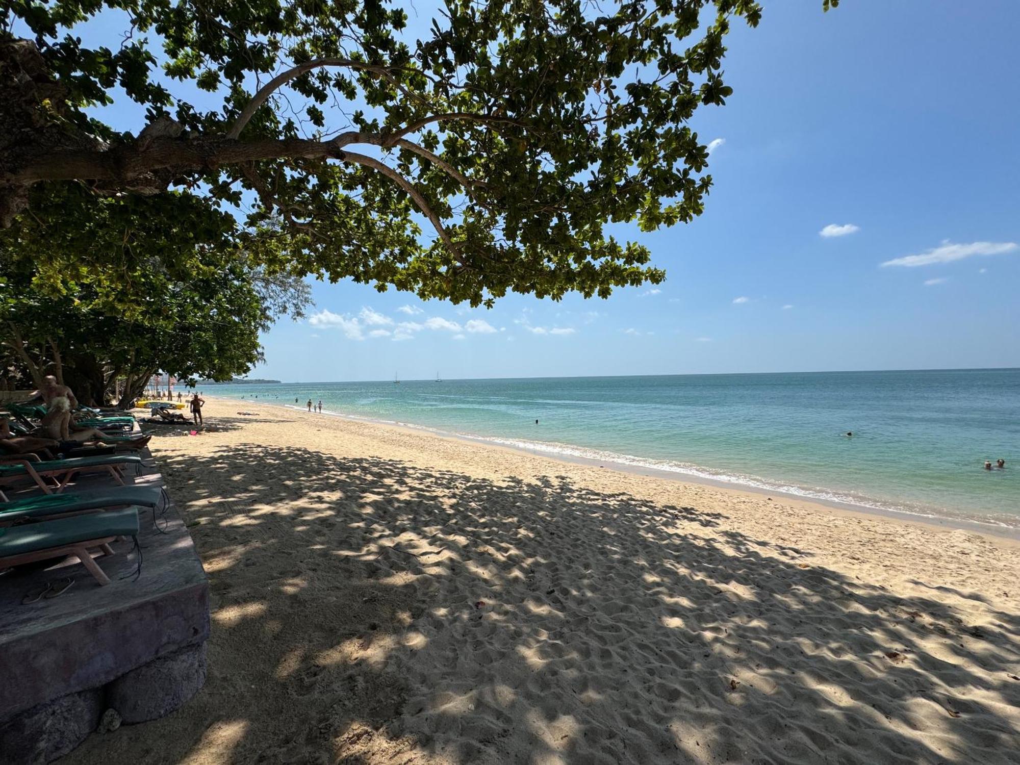 Beach Bungalow At Lanta Resort Koh Lanta Exterior photo