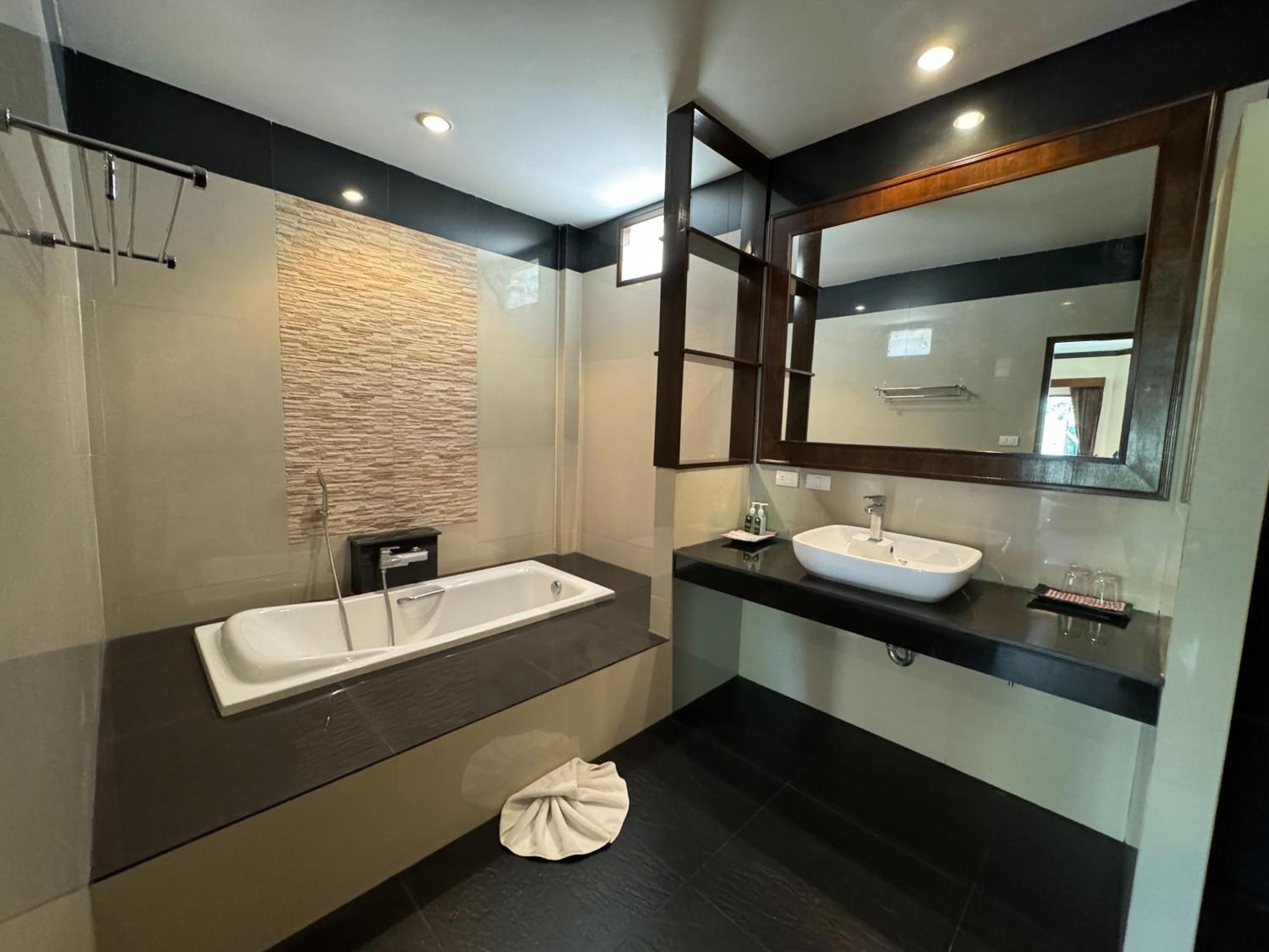Beach Bungalow At Lanta Resort Koh Lanta Exterior photo