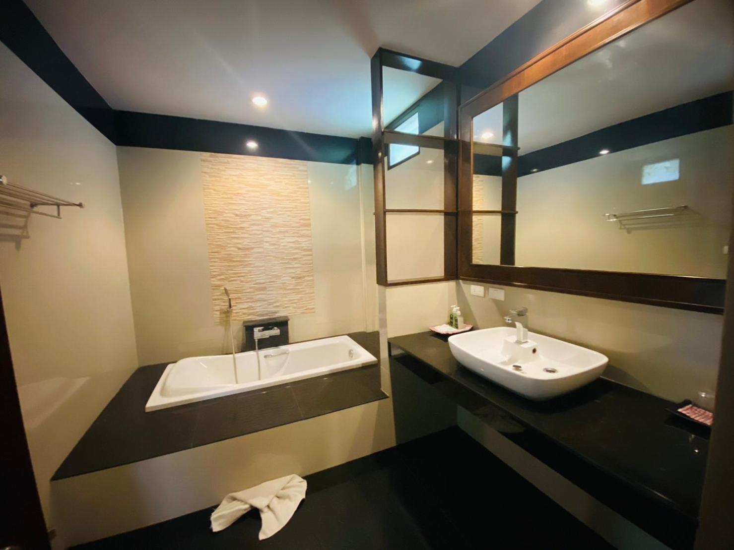 Beach Bungalow At Lanta Resort Koh Lanta Exterior photo